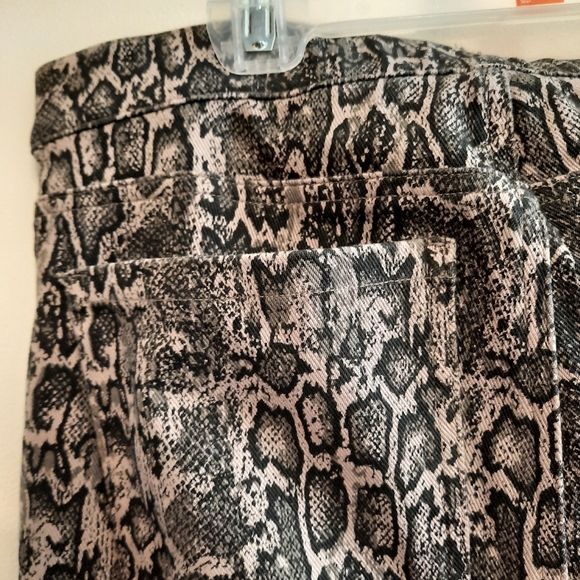 Spanx Snakeskin Taupe Jean-ish Leggings Pants Size XL - Picture 13 of 13